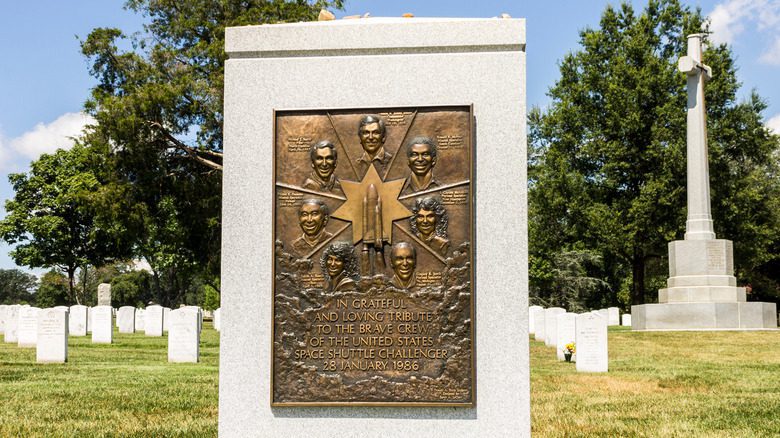 plaque commémorative en bronze du Challenger