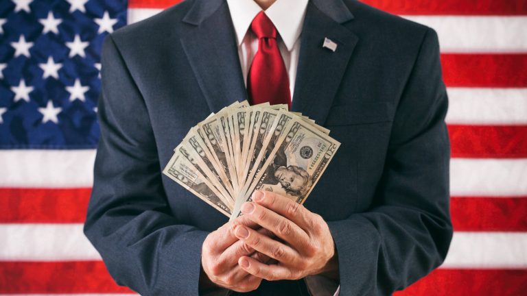 Pourquoi les politiciens américains sont-ils si riches?