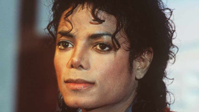 Le prix incroyable de la veste Thriller de Michael Jackson aux enchères
