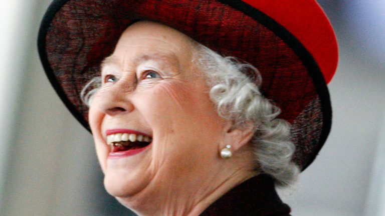 Les Tentatives D'Assassinat Évitées par la Reine Élisabeth II