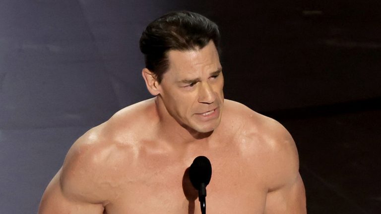 Pourquoi John Cena était nu aux Oscars 2024, l'histoire insolite dévoilée