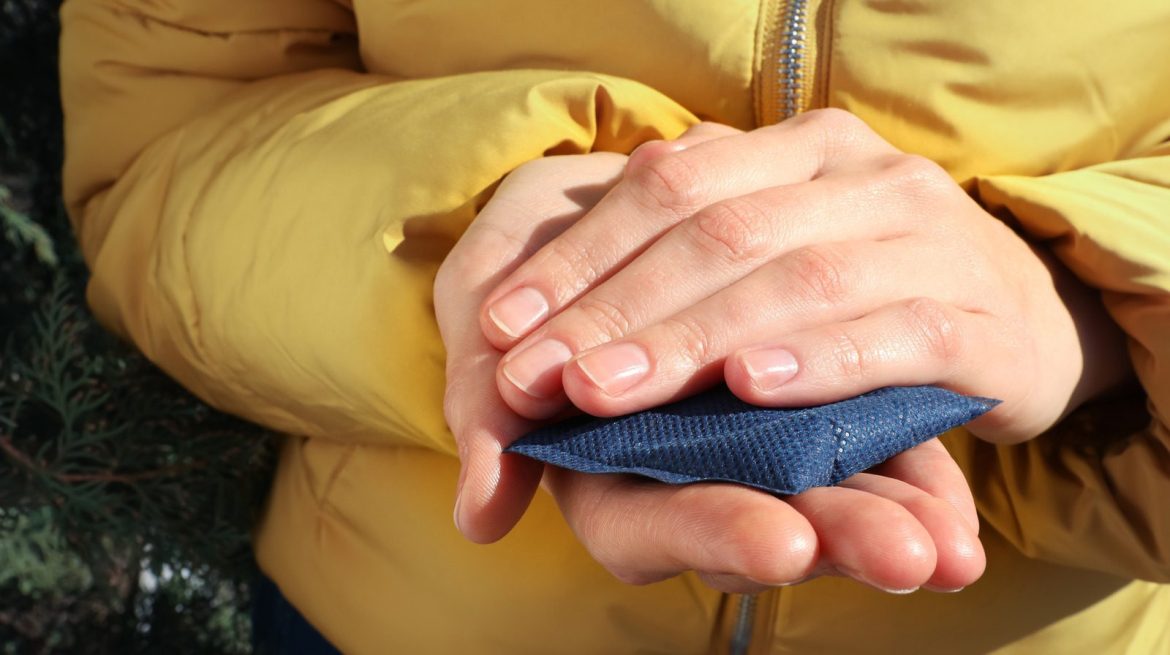 Pourquoi ne jamais réchauffer les chauffe-mains jetables au micro-ondes