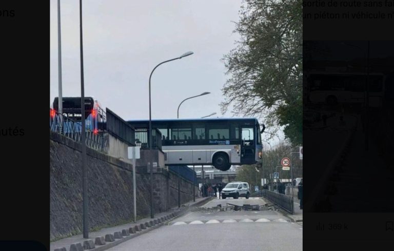 Bus suspendu dans le vide à Meaux: une grue mobilisée pour stabiliser l&rsquo;engin