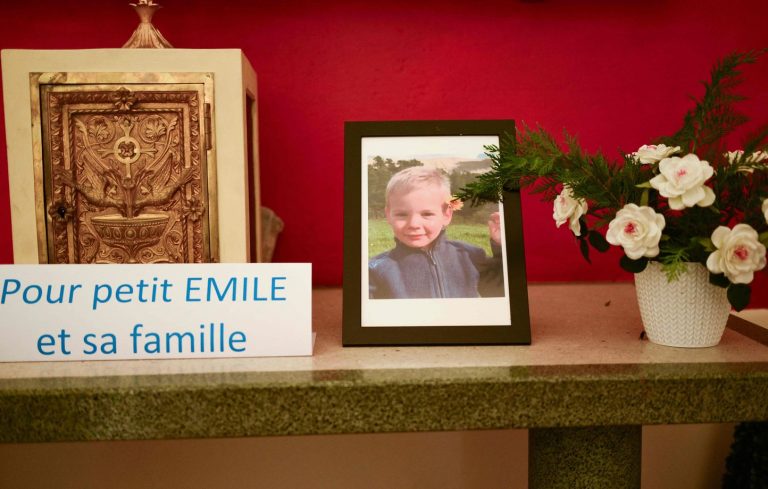 Mort d'Emile : la mère touchée par les messages de compassion