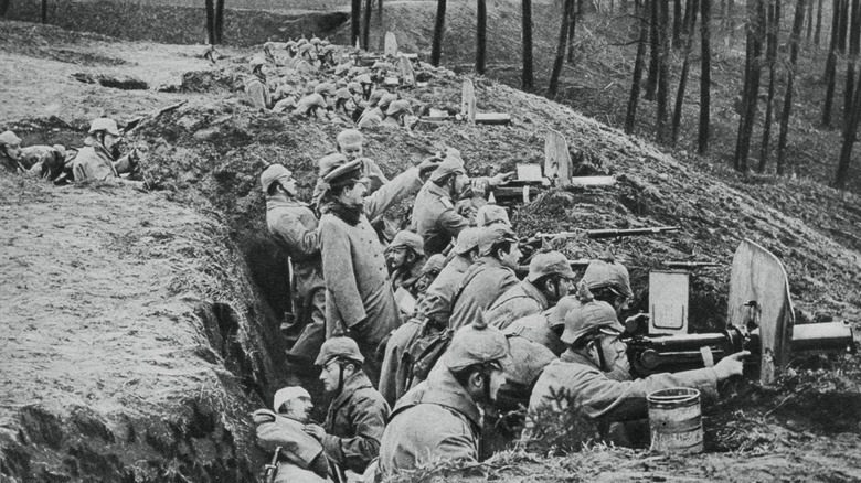 Troupes allemandes dans une tranchée