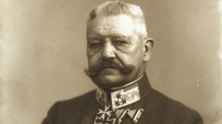 Portrait de Paul von Hindenburg en uniforme