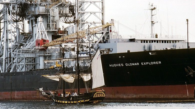 Hughes Glomar Explorer and a pirate ship