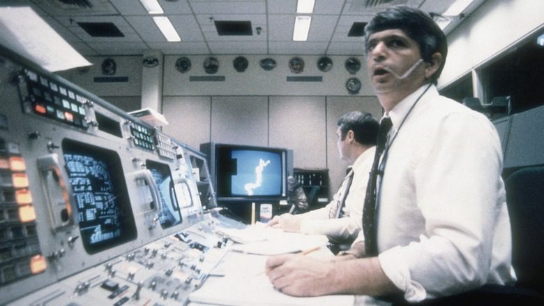 Centre de Contrôle de la Mission de la NASA surveillant le drame de la navette Challenger