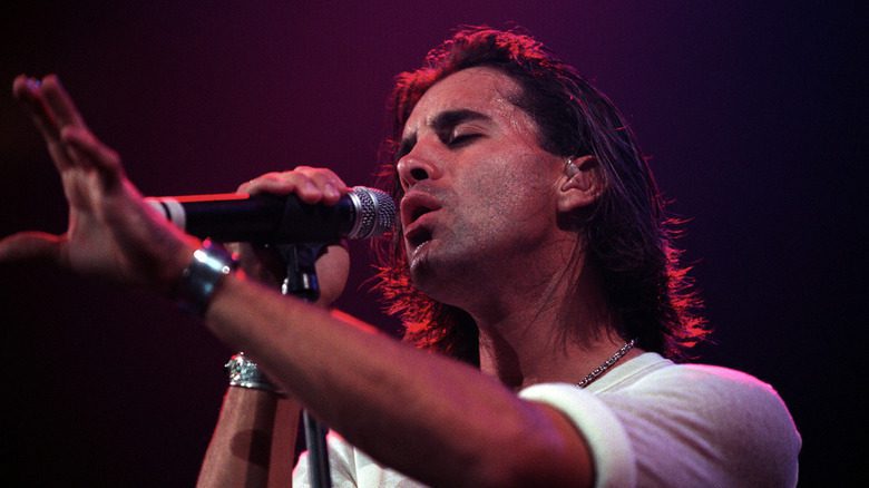 Scott Stapp en train de chanter