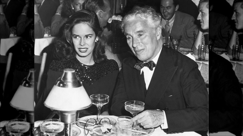 Charlie Chaplin et Oona O'Neill en dîner | Obscura.fr