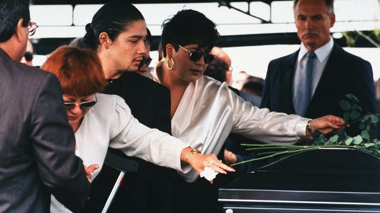 Famille lors des funérailles de Selena