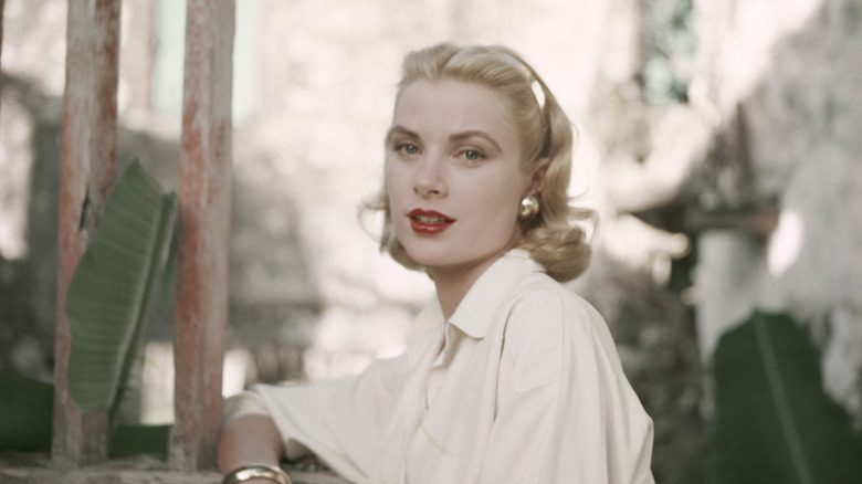 Grace Kelly souriante