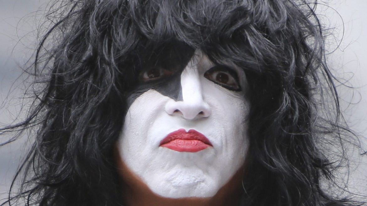 Quand Paul Stanley de Kiss Arborait un Maquillage à la Lone Ranger