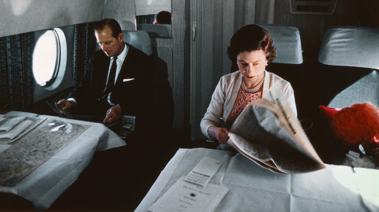 Prince Philip Queen Elizabeth dans un avion