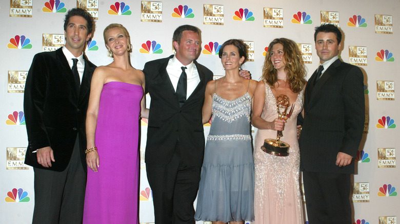 La distribution de Friends accepte un Emmy