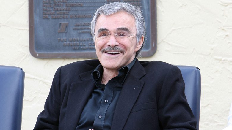 Burt Reynolds souriant