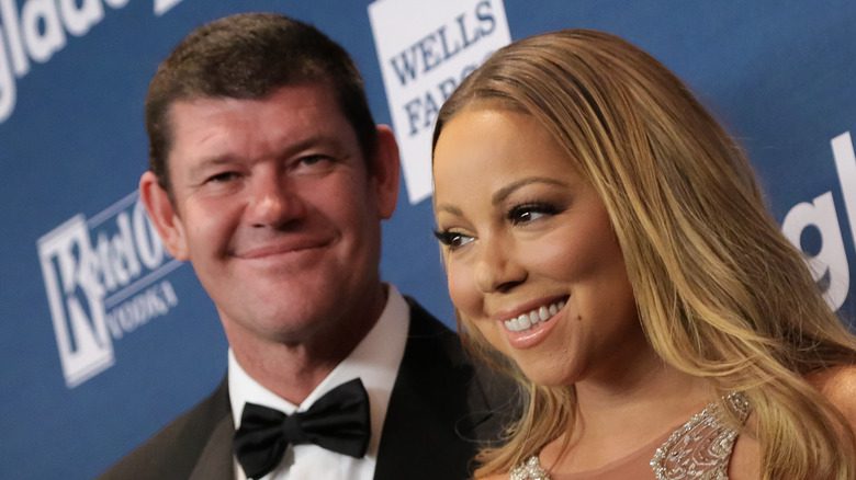 Mariah Carey et James Packer souriant lors d'un événement