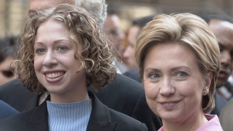 Chelsea et Hillary Clinton lors d'un événement