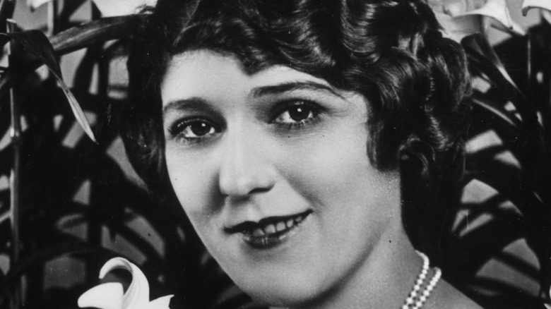 Mary Pickford souriante