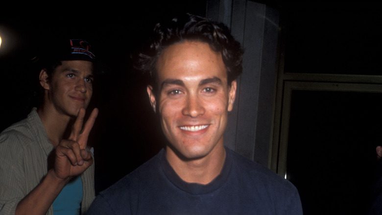 Brandon Lee souriant