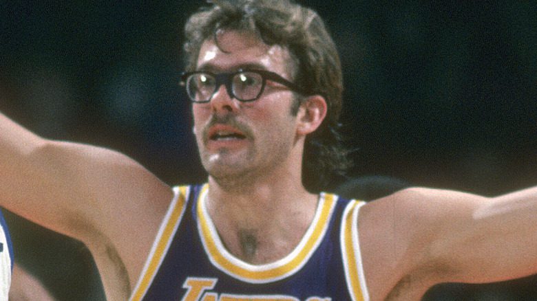 Kurt Rambis jouant pour les Los Angeles Lakers