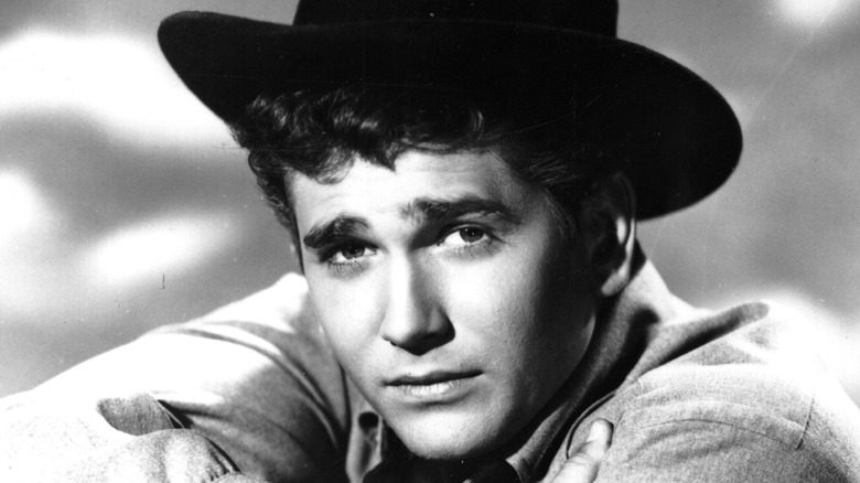 Michael Landon avec un chapeau