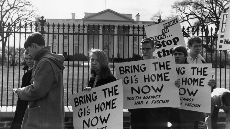 Vietnam War protestors outside the White House