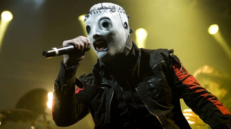 Corey Taylor chantant