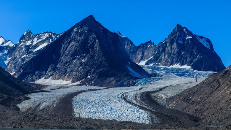 Montagnes en forme de pyramide, Groenland