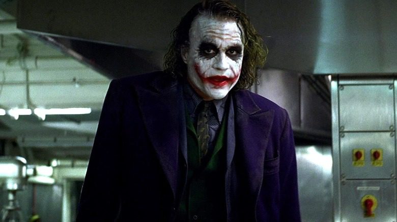 Heath Ledger en tant que Joker réalisant une scène