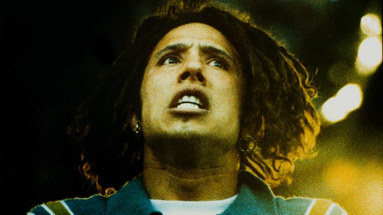 Zack de la Rocha de Rage Against the Machine en performance