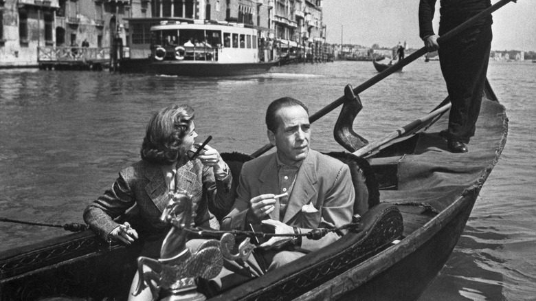 Lauren Bacall et Humphrey Bogart en gondole