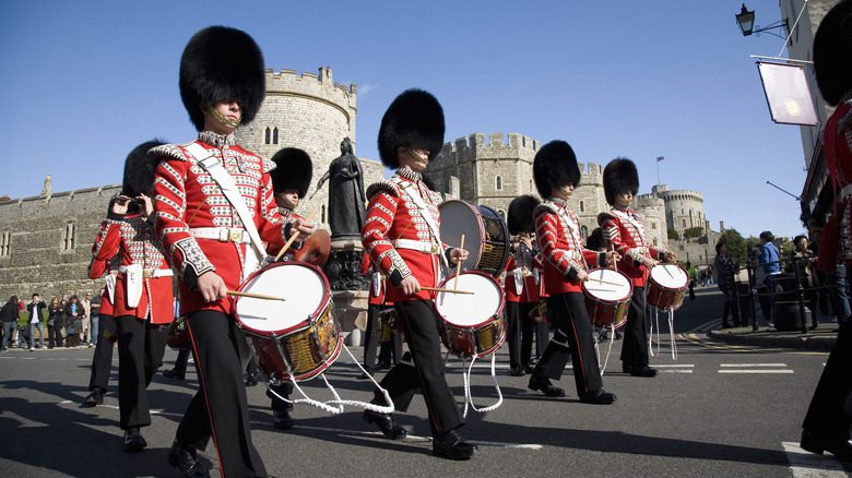 gardes militaires britanniques musiciens en action