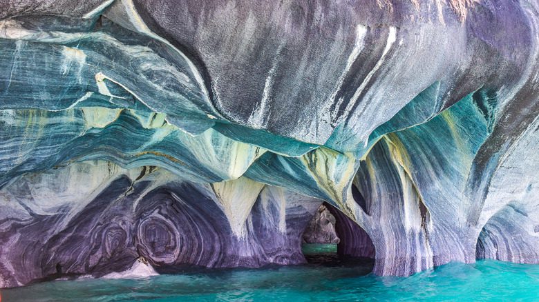 Caves en marbre au Chili