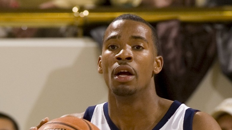 Javaris Crittenton jouant au basketball