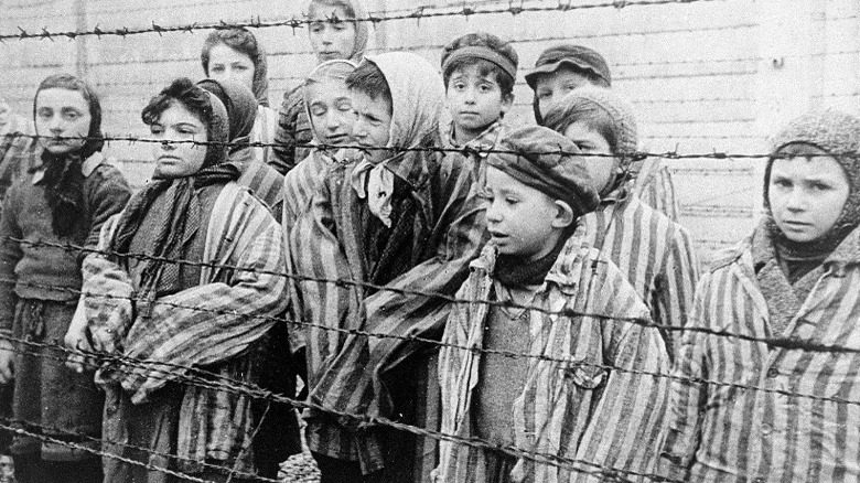 Enfants lors de la libération d'Auschwitz