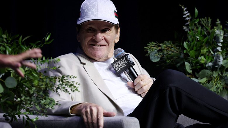 Pete Rose donnant une interview