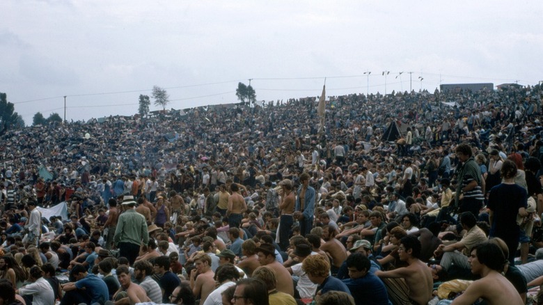 Une foule massive à Woodstock