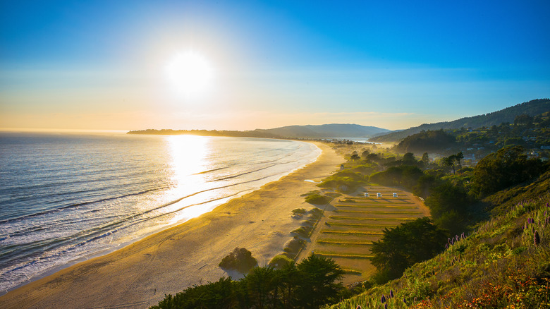 Coucher de soleil sur Stinson Beach, juste au nord de San Francisco, Californie