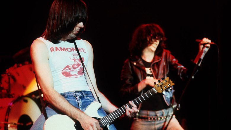 The Ramones jouent en live