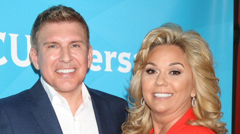 Todd et Julie Chrisley souriant lors d'un événement