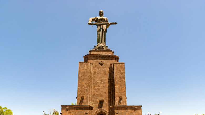 Statue de Mère Arménie