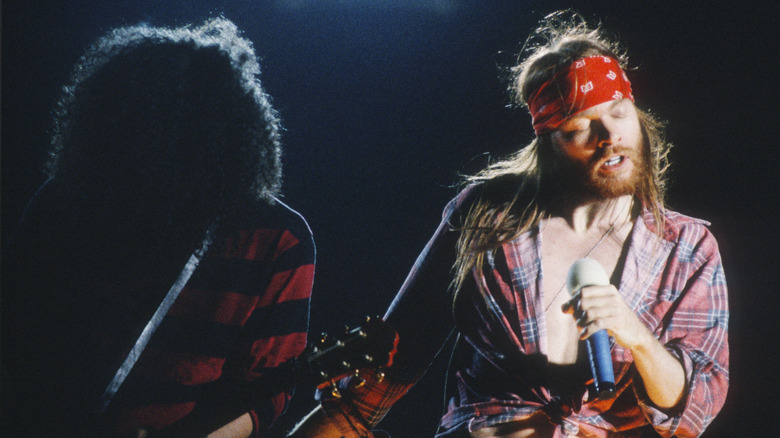 Slash et Axl en performance