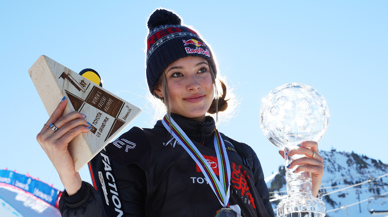 Eileen Gu avec des récompenses