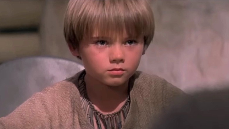 Jake Lloyd interprète Anakin Skywalker dans la bande-annonce officielle de 'Star Wars Épisode I : La Menace Fantôme.'