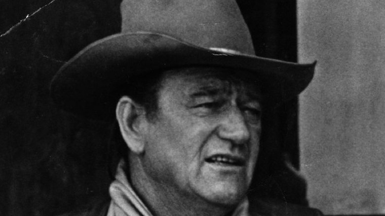 John Wayne sur un plateau de film