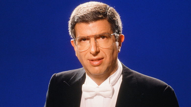 Marvin Hamlisch en smoking et chemise blanche, photo de presse 1991