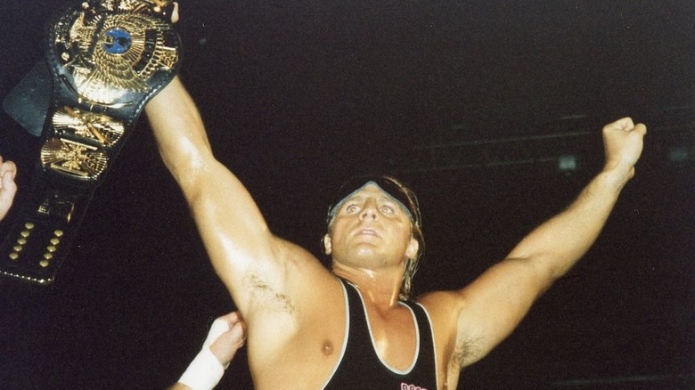 Owen Hart au Wembley Arena lors d'un championnat WWF