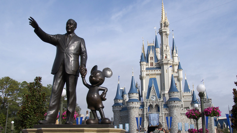 Château et statue de Walt Disney World