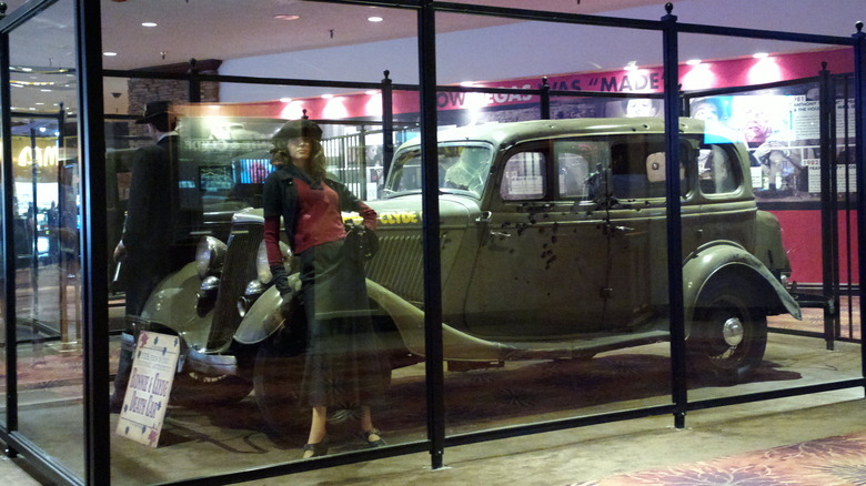 Voiture de Bonnie et Clyde en exposition